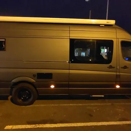 Vip Caravan Motorhome - Lakoauto Campsite Budapest