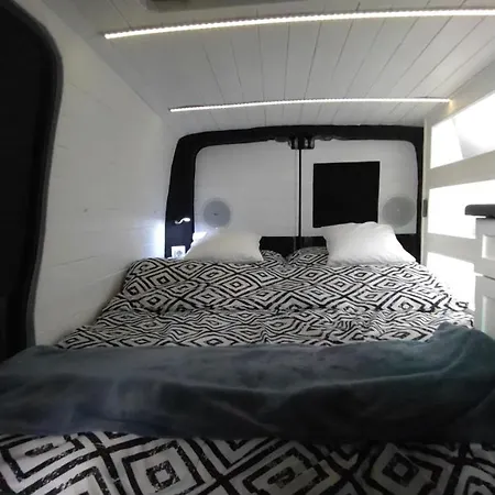 Campsite Vip Caravan Motorhome - Lakoauto Budapest